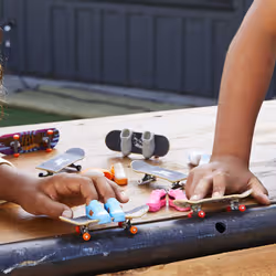 Hot Wheels Action – Skate – Assortiment Coffret Fingerboard et Chaussures - Vue supplémentaire 2