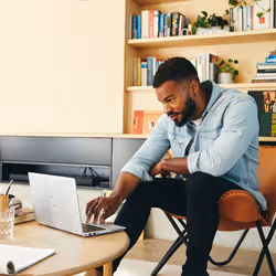 HP EliteBook x360 830 G8 i7-1165G7 Hybride (2-en-1) 33,8 cm (13.3") Écran tactile Full HD 16 Go 512 Go SSD Windows 10 Pro Argent - Vue supplémentaire 19