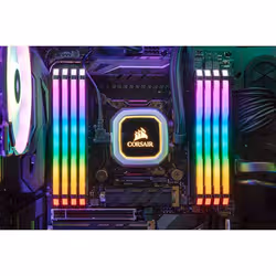 Corsair Vengeance RGB Pro CMW32GX4M2C3200C16 Barrette Mémoire 32 Go 2 x 16 Go DDR4 3200 MHz - Vue supplémentaire 3