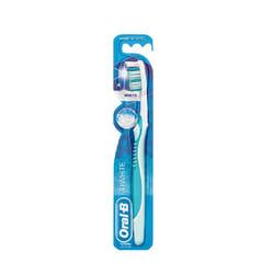 Oral B Brosse à dents 3D White Medium