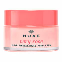 Fondez de plaisir pour le baume à lèvres hydratant Nuxe Very Rose. Sa texture fondante et son délicieux parfum aux notes vanillées addictives offrent un moment de plaisir gourmand. Grâce à l’huile de rose et au beurre de karité