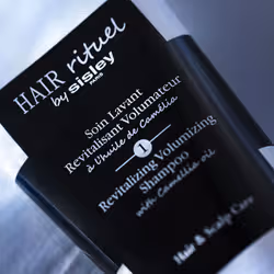 Soin Lavant Revitalisant Volumateur HAIR RITUEL by SISLEY 200ml - Vue supplémentaire 2