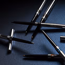 Sisley Phyto-Khol Star Waterproof eye pencil 0,3 g Kohl 18 Sparkling Black - Vue supplémentaire 3