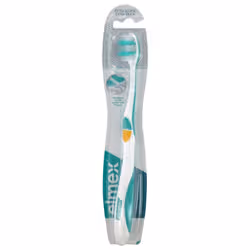ELMEXSensitive professionalBrosse à dents Extra soupleAvec brins extra souples Nettoie en douceur les collets dentaires dénudés et les dents sensibles Les filaments coniques particulièrement souples de la brosse à dents nettoient parfaitement et tout en douceur. Les brins en X plus longs permettent de nettoyer jusque dans les espaces interdentaires.