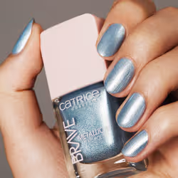 CATRICE Brave Metallics vernis à ongles 10,5 ml Bleu Métallique - Vue supplémentaire 4