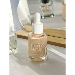 Catrice Nude Drop Tinted Serum Foundation teinte 020W 30 ml