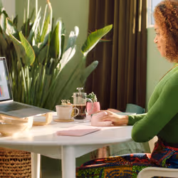 Logitech Lift souris Droitier RF sans fil + Bluetooth Optique 4000 DPI - Vue supplémentaire 4