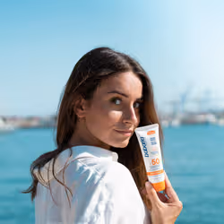 Babaria Crème Visage Spf50 Invisible - Vue supplémentaire 3