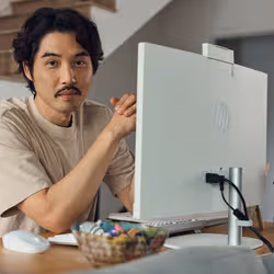 HP 24-cr0000nk 24" 512 Go SSD Windows 11 Home in S mode - Vue supplémentaire 5